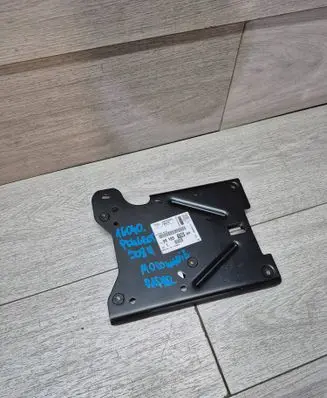 Peugeot 308 Blind spot radar bracket 9818515080