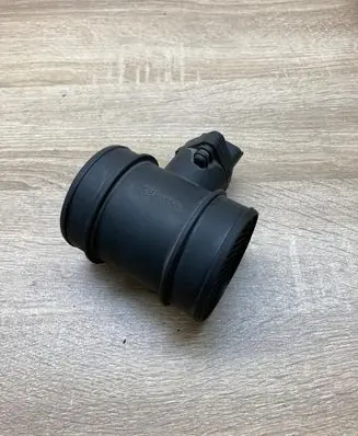 Audi 100 S4 C4 Mass air flow meter 0281002180