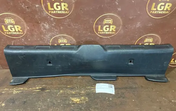 Trunk/boot sill cover protection