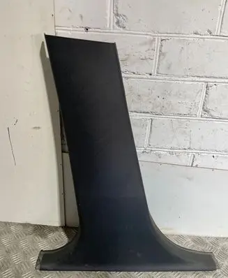 BMW X3 E83 (A) pillar trim 521070