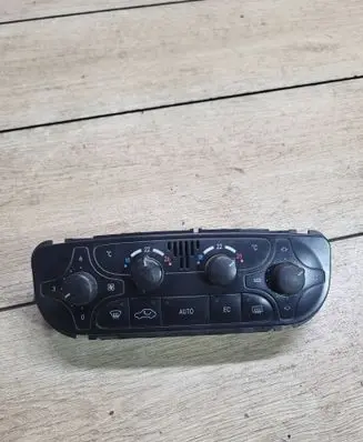 Mercedes-Benz C W203 Climate control unit A2038300785 9140010479