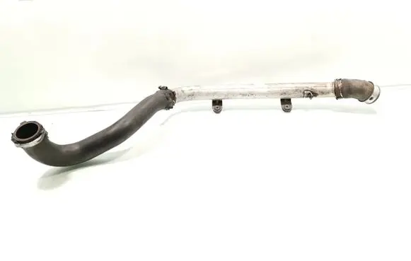 Engine coolant pipe/hose