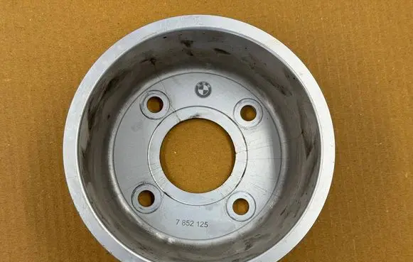BMW M5 F90 Crankshaft pulley 7852125