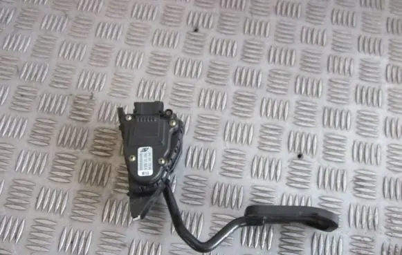 Volkswagen Sharan Accelerator throttle pedal 6PV00777003 98VW9F836AB