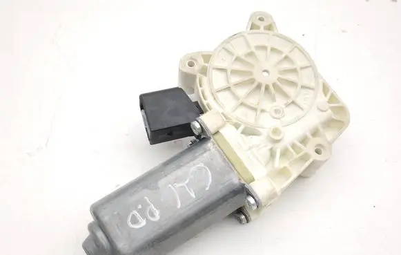 Mercedes-Benz Vito Viano W639 Front door window regulator motor 928794102 28062285 7746026502