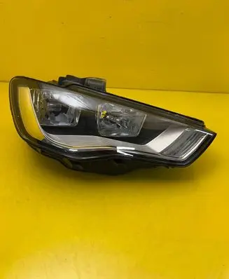 Audi A3 S3 8V Headlight/headlamp 8V0941004J