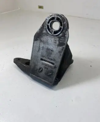 Audi A6 S6 C5 4B Gearbox mounting bracket 8D0399114AH
