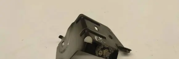 Fender mounting bracket