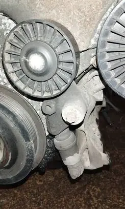 Opel Zafira A Generator/alternator belt tensioner 