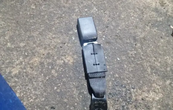 Buick Encore I Rear seatbelt buckle