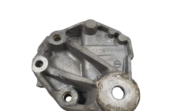 Peugeot 508 Engine mounting bracket 9647646380