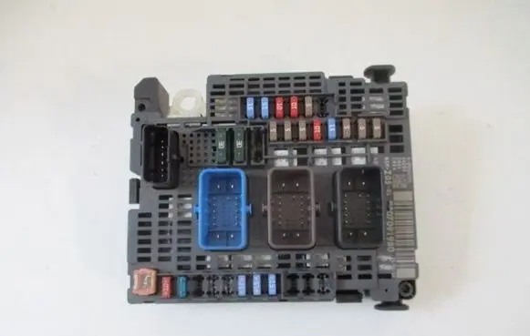 Peugeot 308 BSM Control unit 9807091980
