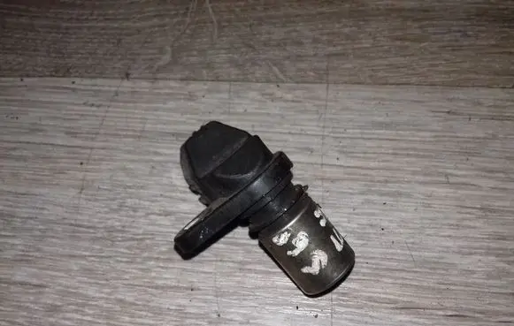 Volvo S60 Crankshaft position sensor 30713485