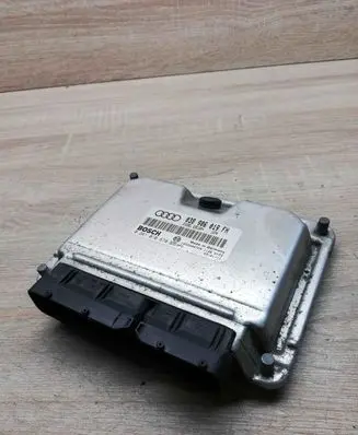 Audi A3 S3 8L Engine control unit/module ECU 038906019FH 0281010670