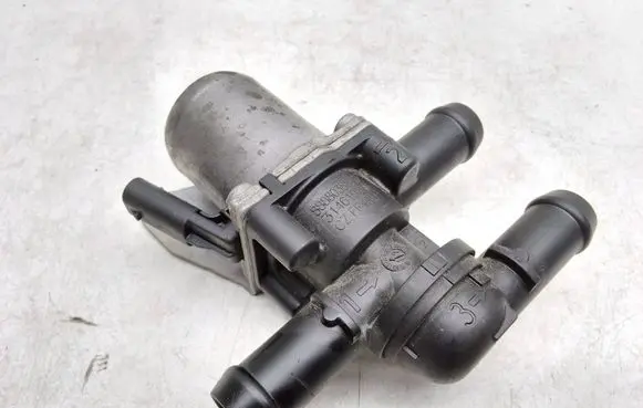 Volvo XC60 Electric auxiliary coolant/water pump 31461924