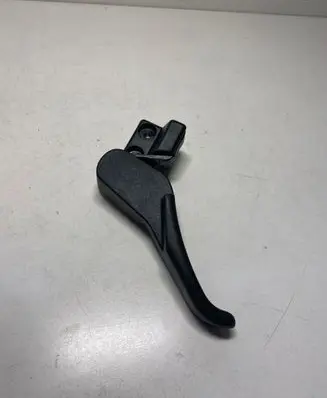 Volkswagen PASSAT B5.5 Engine bonnet (hood) release handle 3B1823533