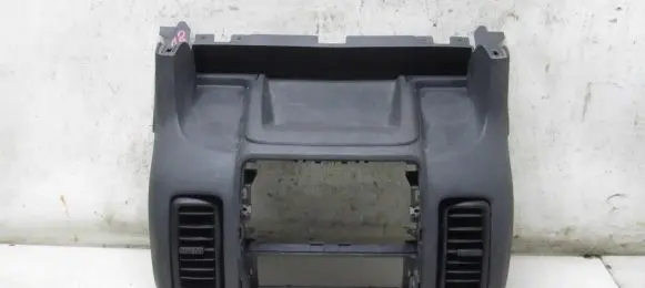 Renault Trafic II (X83) Dashboard center trim panel 