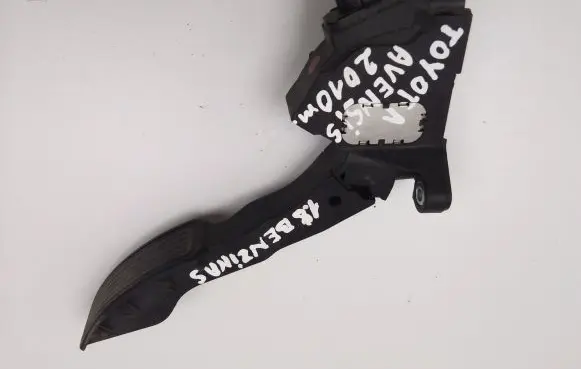 Toyota Avensis T270 Accelerator throttle pedal 7811002021