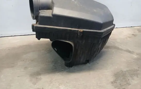 Air filter box