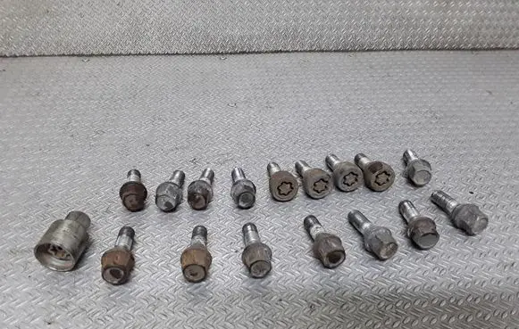 Nuts/bolts