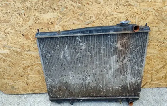 Nissan Pathfinder R50 Coolant radiator
