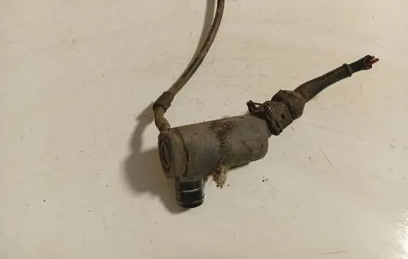 Ford Fiesta Windscreen/windshield washer pump 