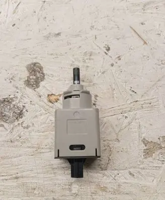 Nissan Juke II F16 Brake pedal sensor switch PA66GF45 00000A3