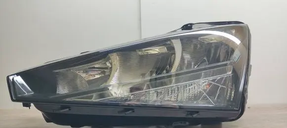 Skoda Scala Headlight/headlamp 657941015 90176071