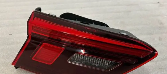 Volkswagen Tiguan Allspace Tailgate rear/tail lights 5NA945093G
