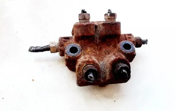 Mazda 323 Air suspension compressor 