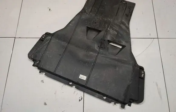 Engine splash shield/under tray