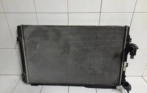 Volkswagen Jetta V Coolant radiator 1K0121251AT
