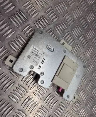 BMW 6 F12 F13 Aerial antenna amplifier 9206865 28211833 21367510