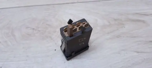Volkswagen PASSAT B5.5 Seat heating switch 3B0963564A PA6GF30