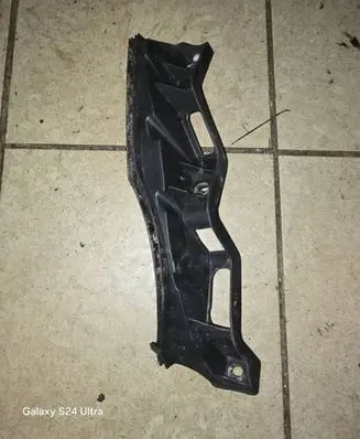 Volkswagen PASSAT B6 Front bumper mounting bracket 3C0807890