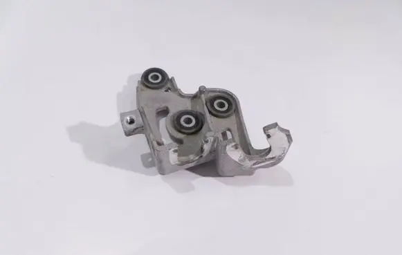 KIA Rio Gear shift cable bracket 