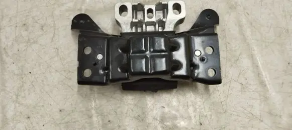 Audi A3 8Y Engine mount bracket 5q0199555