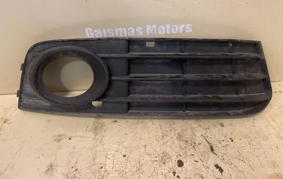 Audi A4 S4 B8 8K Front fog light trim/grill 8K0807682A