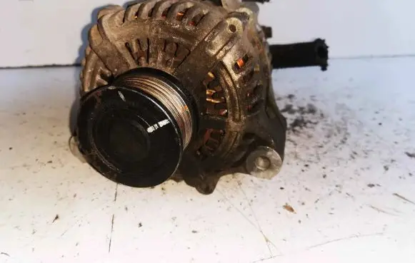KIA Carens I Generator/alternator 3730027011