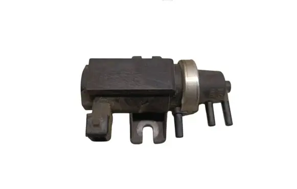 Nissan Primera Turbo solenoid valve 05T098