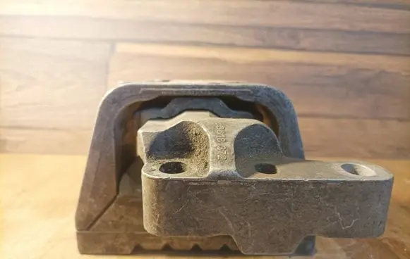 Volkswagen Golf IV Engine mount bracket 1K0199262