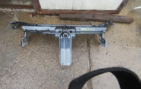 Dacia Sandero Top upper radiator support slam panel
