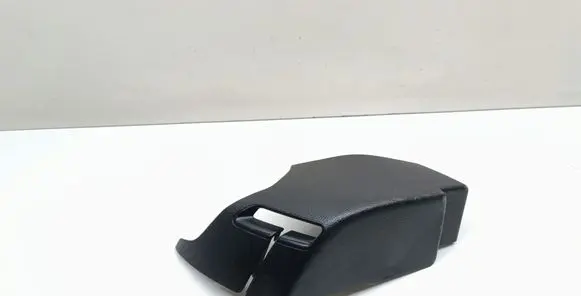 BMW X3 F25 Seat belt trim 9175124 5149175124