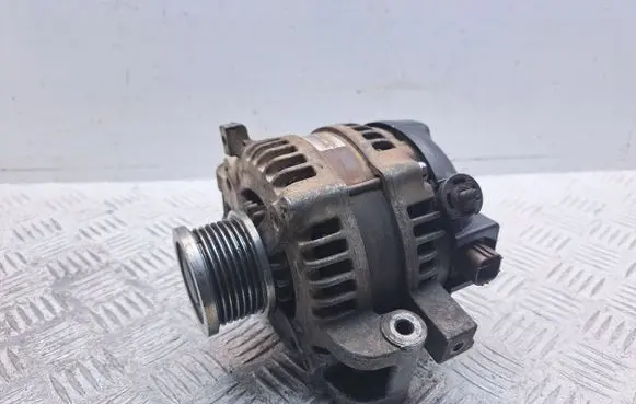Toyota Corolla Verso AR10 Generator/alternator 270600G011 2741627010