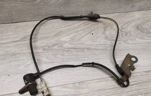 Toyota Avensis T250 ABS brake wheel speed sensor 0265006 7221637