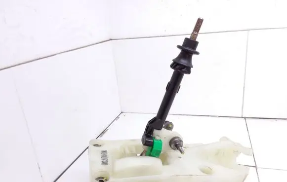 Nissan X-Trail T30 Gear shifter/selector V040730