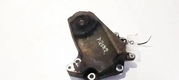 Lexus IS 220D-250-350 Engine mounting bracket