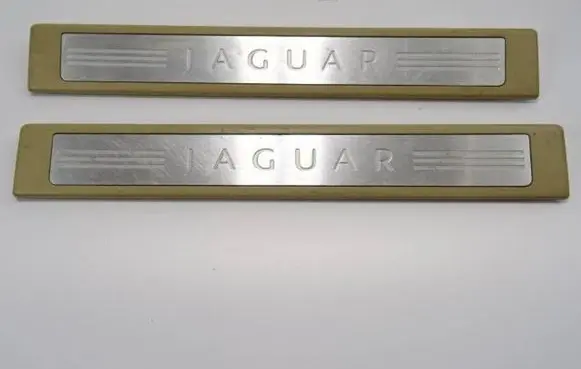 Jaguar XF X250 Front sill trim cover 8X2313200AF