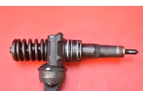 Volkswagen PASSAT B5.5 Fuel injector 038130073AJ