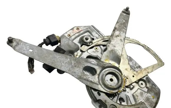 Volvo S80 Front door window regulator motor 101353XXX